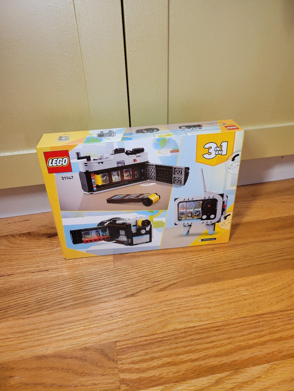 NIB LEGO Creator 3-in-1 Retro Camera Set 31147 - Brand New Sealed - Picture 8 of 8